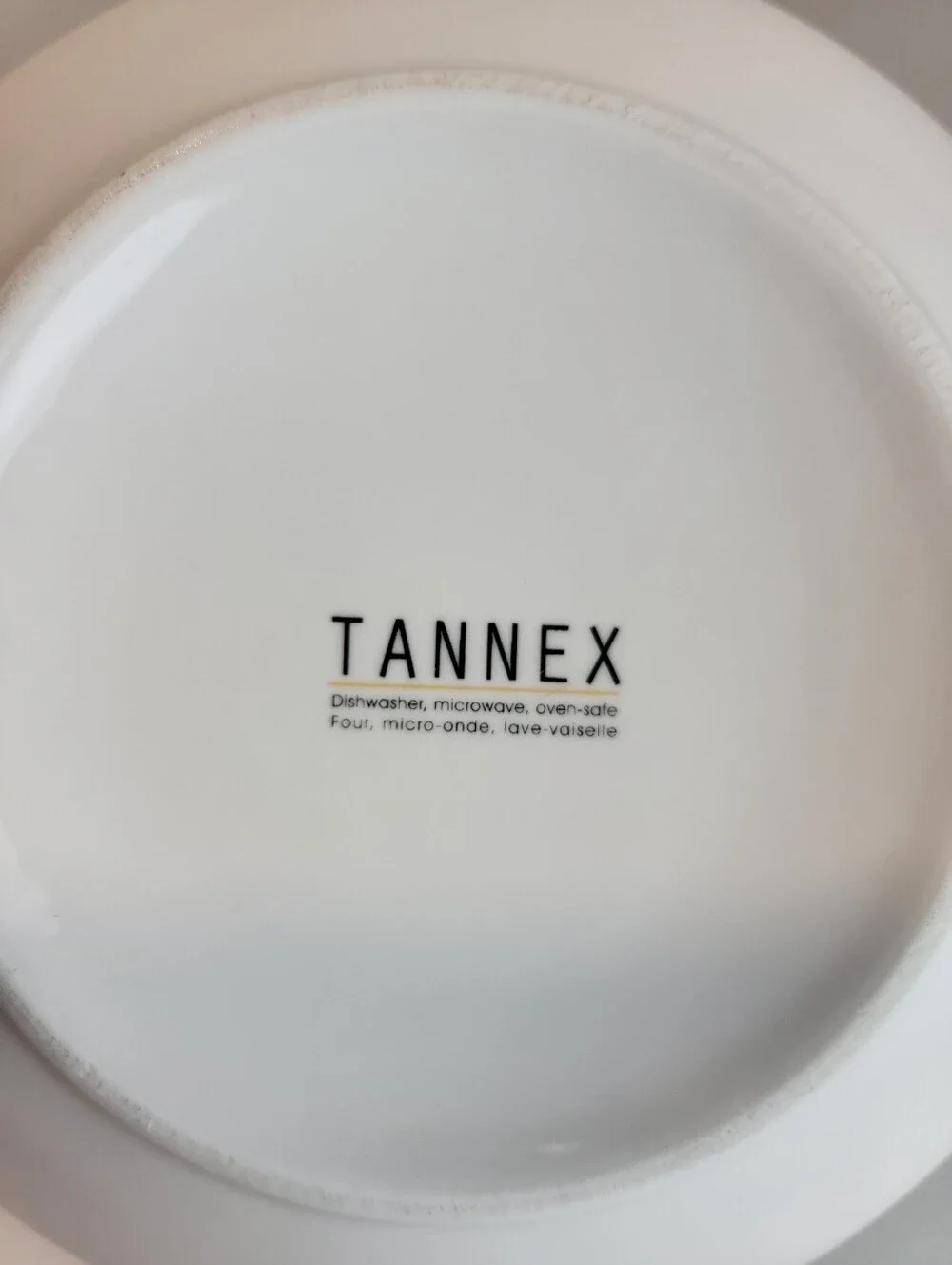 Tannex White Tie Cogsworth Teapot W/Lid& Infuser Porcelain Modern Aesthetic 9.5